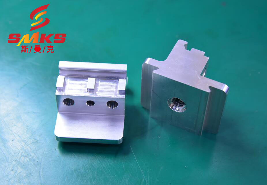鋁合金<a href='http://www.fpqvrmfi.cn' target='_blank'><u>交叉孔去毛刺</u></a>最新工藝